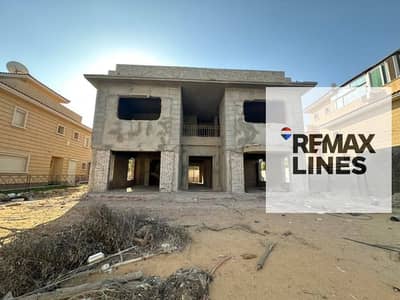 فيلا استاند الون للبيع في مدينتي فيو وايد جاردن روعة بدون تشطيب خالصة جميع الالتزامات المالية