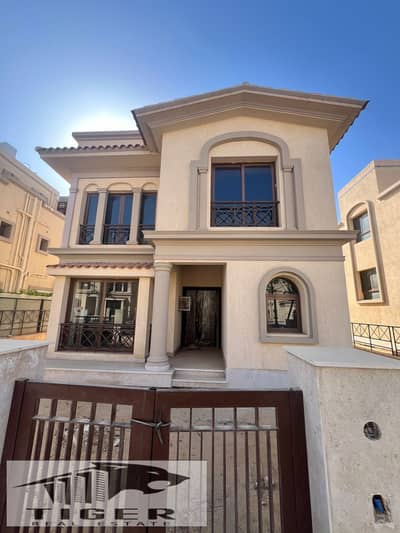 For sale, a villa in Madinaty, separate D3 model, wide garden view