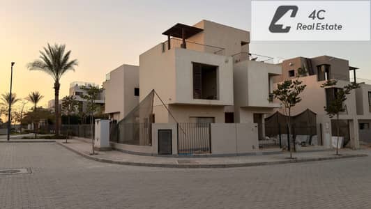 باقل سعر فى السوق فيلا ستاندالون XV  بمساحة 250 متر مربع متشطبة بالكامل استلام فورى فيو لاند سكيب في موقع متميز في سوديك إيست.
