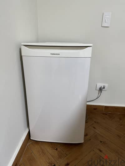 TORNADO Refrigerator Defrost 100 Liter ثلاجة تورنيدو دي فروست ١٠٠ لتر