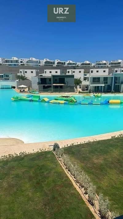 بخصم 40% من السعر فرصه لامتلاك شاليه دايركت ع اللاجون و برؤيه كامله للبحر متشطب بالتكيفات DOSE بجوار مدن و واتر واى بالقرب من فوكا باى و لافيستا