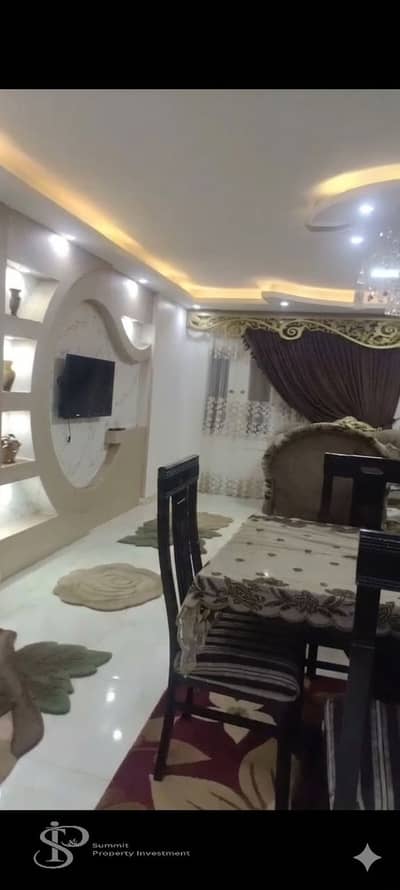 شقة ثالث بلكونة بالمجاورة 28 مساحة 170 متر
