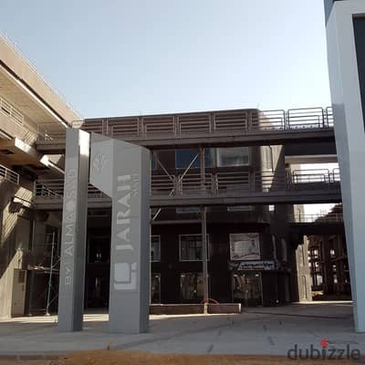 Pharmacy for rent in October Gardens, 45 meters, furnished and ready for operation in front of the tourist walkway and the high-speed train.