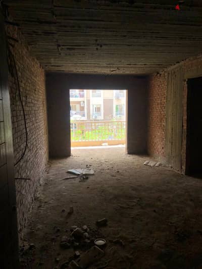 For sale apartment in Madinaty b7 area 96m very distinguished model with a very distinguished location close to services and the mosque at a distinguished price