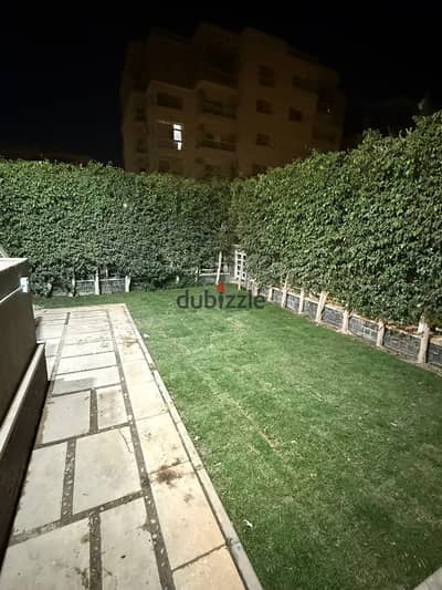 فرصه للبيع في مدينتي شقه 136م بحديقه خاصه 80م في تشطيبات سوبر لوكس بالكامل بموقع متميز جدا