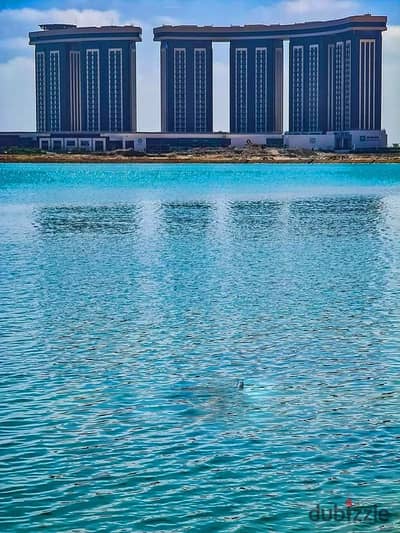 شالية للبيع فوري ڤيو البحر و متشطب ف قلب العلمين الجديدة كمبوند مزارين بالقرب من مطار العلمين وطريق الفوكا و سيدي عبد الرحمن.