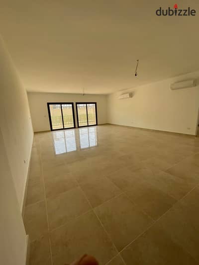 شقة أرضية مع حديقة للإيجار في فيفث سكوير مراسم