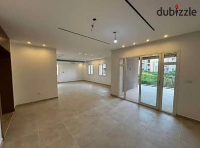 Last apartment with garden ready to move in October Plaza Sodic near Beverly Hills