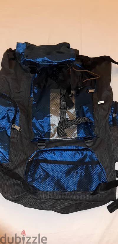Backpack for comping & travel شنطة ظهر كبيرة للسفر و التخييم