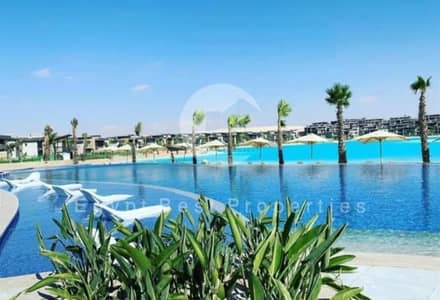 امتلك شاليهًا أرضيًا بإطلالة كاملة على البحر، بتشطيبات كاملة، بجوار الرملة، بأقل دفعة أولى في مرسى باغوش.