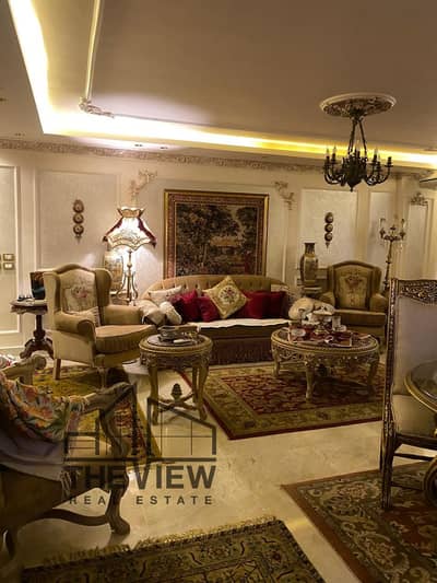 شقه للبيع بالتكيفات والفرش كلاسيك مميزه في كمبوند الخمائل AL Khamayel compound في الشيخ زايد EL shiekh zayed