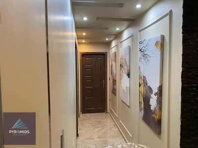 للبيع شقة كاش مميزة في مدينتي – مرحلة B7  فرصة رائعة للسكن الراقي أو الاستثمار داخل واحدة من أفضل مراحل مدينتي، بموقع هادئ ومميز وإطلالة مفتوحة