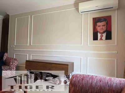 For rent in my city, an apartment 140m, new law, in front of the services /. For a limited time, {{{{. Strong offers √√√. Opportunity }}}} B8  140m finishing company, rent includes kitchen, gas available, 3 rooms, 2 bathrooms, complete pictures available, required only for serious inquiries, key available for contact via phone or WhatsApp