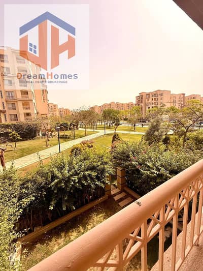 Apartment for sale in Madinaty with special finishes, wide garden view, close to the mosque and services, model 100 composed of 2 rooms and a bathroom