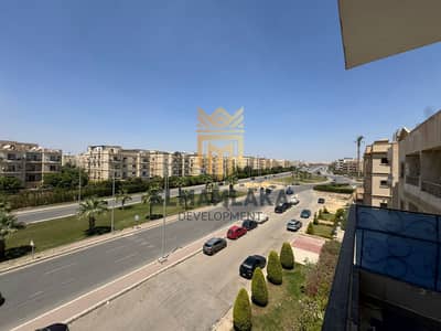Apartment for Sale in Sheikh Zayed – District 10 (First Neighborhood)  Prime location just steps away from The Gate Mall, in a quiet area close to all