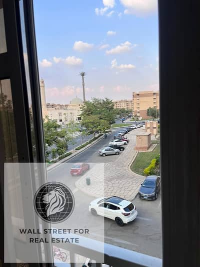 شقه 96م للبيع في مدينتي B11 تشطيبات خاصه امام المسجد و الخدمات مباشره جاهزة ع السكن
