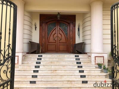 فيلا كامله للايجار جنوب الاكاديميه التجمع الخامس تصلح اداري  بتكييفات والمطبخ ناصيه صريحه علي التسعين الشمالي ، خطوات لي CFC