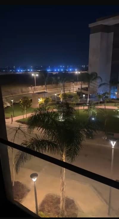  للبيع شقه لقطه ٨٦م في Privado تشطيبات الترا مودرن فيو مفتوح غير مجروحه اعلي نسبه تميز في مدينتي