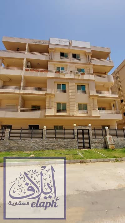  شقة نص روف للبيع في اللوتس الجنوبية – تاني نمرة من التسعين الجنوبي وشارع النوادي – جاهزة للسكن فوراً  
