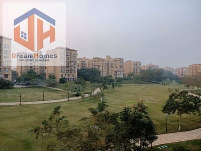 Special Cash Sale Opportunity in Madinaty – B1    Area: 245 sqm