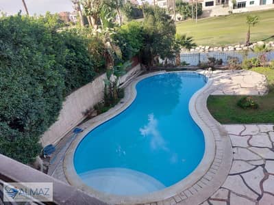 فيلا مفروشه مميزة ٨٠٠ متر للايجار في كمبوند الميراج في التجمع الاول موقع متميز بالقرب من الخدمات