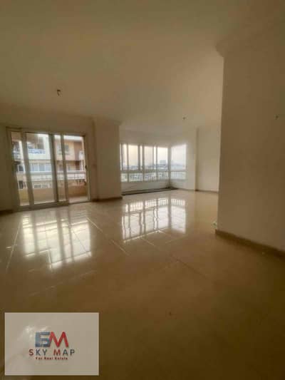 Apartment for rent in Madinaty 165 meters in b11 Garden and a street view just steps away from the services