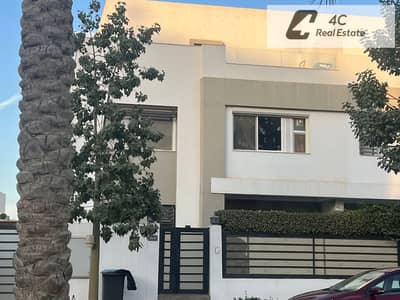 تاون هاوس متشطب بالكامل بالتكييفات باقل سعر في الماركت للبيع في هايد بارك القاهره الجديده Hyde Park New Cairo