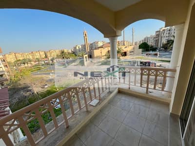 للبيع فى مدينتى _كاش فى مرحلة B1 (من أرقى مراحل مدينتي) قريبة جدًا من الخدمات، نادي مدينتي، وOpen Air Mall Madinaty  تفاصيل الشقة:  المساحة: 135 متر