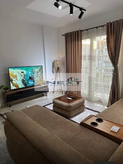 للايجار في مدينتي - مفروش  المنطقه : b6  المساحه : 106  التقسيمه: 3 غرفه +2 حمام  الدور : الرابع   الفيو : جاردن وشارع  السعر : 30000   مده طويله 2800