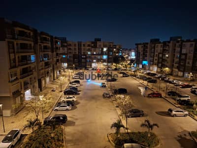 مدينتى شقه للبيع 140 متر فى الb12 تخصيص