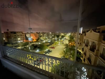Prime 230m Apartment for Sale in Beverly Hills, Sheikh Zayed - 4th Floor with Elevator