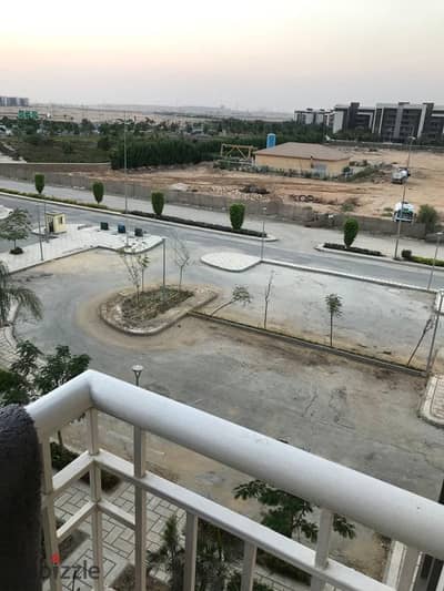  فرصة للإيجار المفروش في B12 