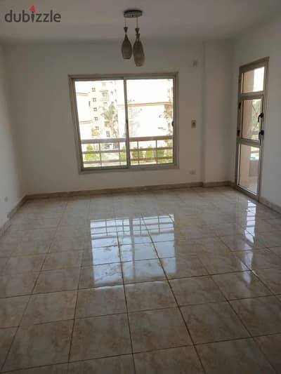 مدينتى شقه للايجار 124 متر فى الb6 مجموعه 64