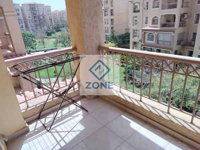 شقه للايجار بمدينتي بالمرحله الثانية عمارات B2 دور ثالث 175متر تشطيب خاص بالمطبخ امام المسجد والخدمات اتجاه بحري صريح فيو وايد جاردن