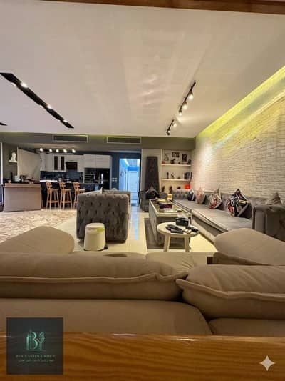 فرصة سكنية فاخرة | شقة فندقية للبيع في قلب الشيخ زايد الحي التامن بالفرش