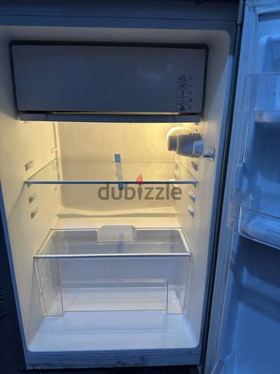 White point mini bar 91L تلاجه ميني بار وايت بوينت