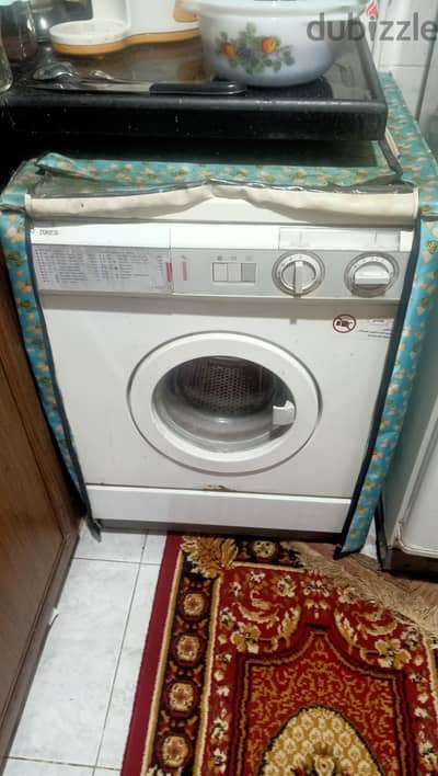 غساله زانوسي بحلة ستانلس بحالة جيدة
