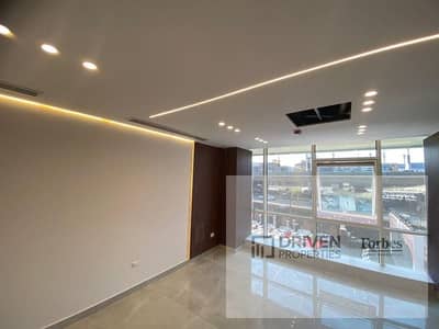 مكتب متشطب بالكامل للإيجار مباشر على المحور في الشيخ زايد سنترادا بلازا ميدان جهينة   Sheikh Zayed Centrada Plaza Juhaina Square