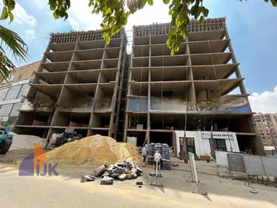A prime clinic for sale, fully finished to a super deluxe standard, in the heart of Fifth Settlement, New Cairo, between North and South 90th Street.