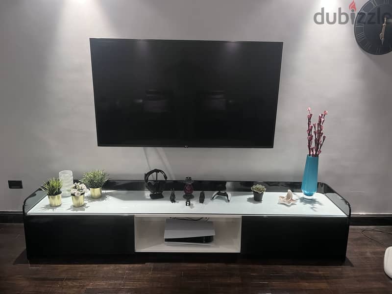 TV unit 1