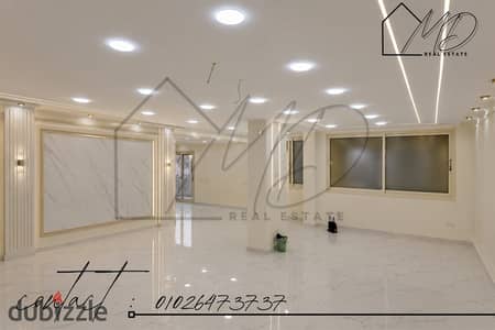 مقر إداري للإيجار في سموحة 220م