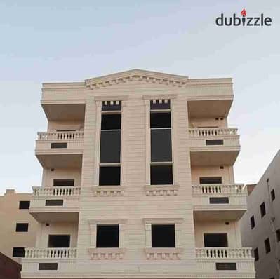 Apartment for sale in the most prestigious locations, distinguished neighborhood, area 4 with a view of the green belt, directly and on the corner between 3 and 4 with a passage, area of 145m