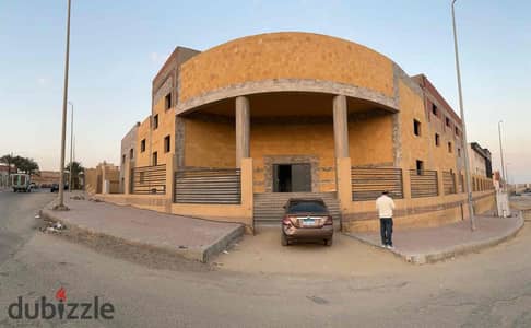 مصنع للبيع نشاط غذائي 2500 متر الارض في المنطقه الصناعيه في التجمع القاهره الجديده
