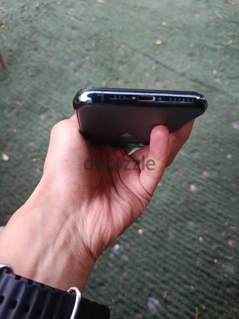 iPhone 11 Pro 4