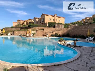 باقل من سعر الماركت – تاون هاوس -كورنر – ريسيل – Lavista Topaz – العين السخنة-متشطب بالكامل بالفرش-بتقسيمه مميزة-جاهز للمعاينه و الاستلام