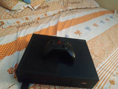 xbox one fat 500 GB حالة ممتازة من غير صيانة دراع اصلي بمحولين محول vg