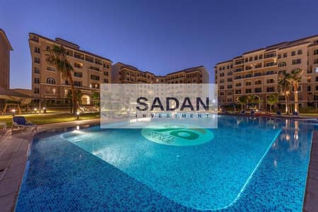 شقه للبيع متشطبه استلام فوري علي الجنوب دايركت بجوار الجامعه الامريكيه في كمبوند ناينتي افينيو