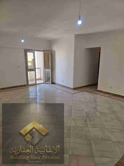 Apartment for sale, 100 square meters, in the Third Settlement, Egypt Housing, Series 8, next to the German University, bus station, minutes from Future Mall, West Arabella, minutes from the university, and 10 minutes from the American University.