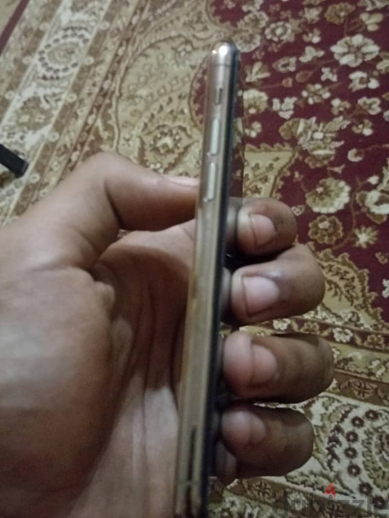 آبل - آيفون 11 برو 1