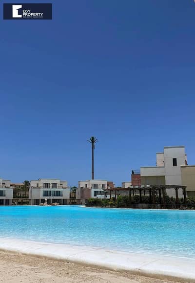 دوبلكس متشطب بالفرش للبيع في مراسي الساحل الشمالي على الجولف مباشرة بــ فيو مفتوح